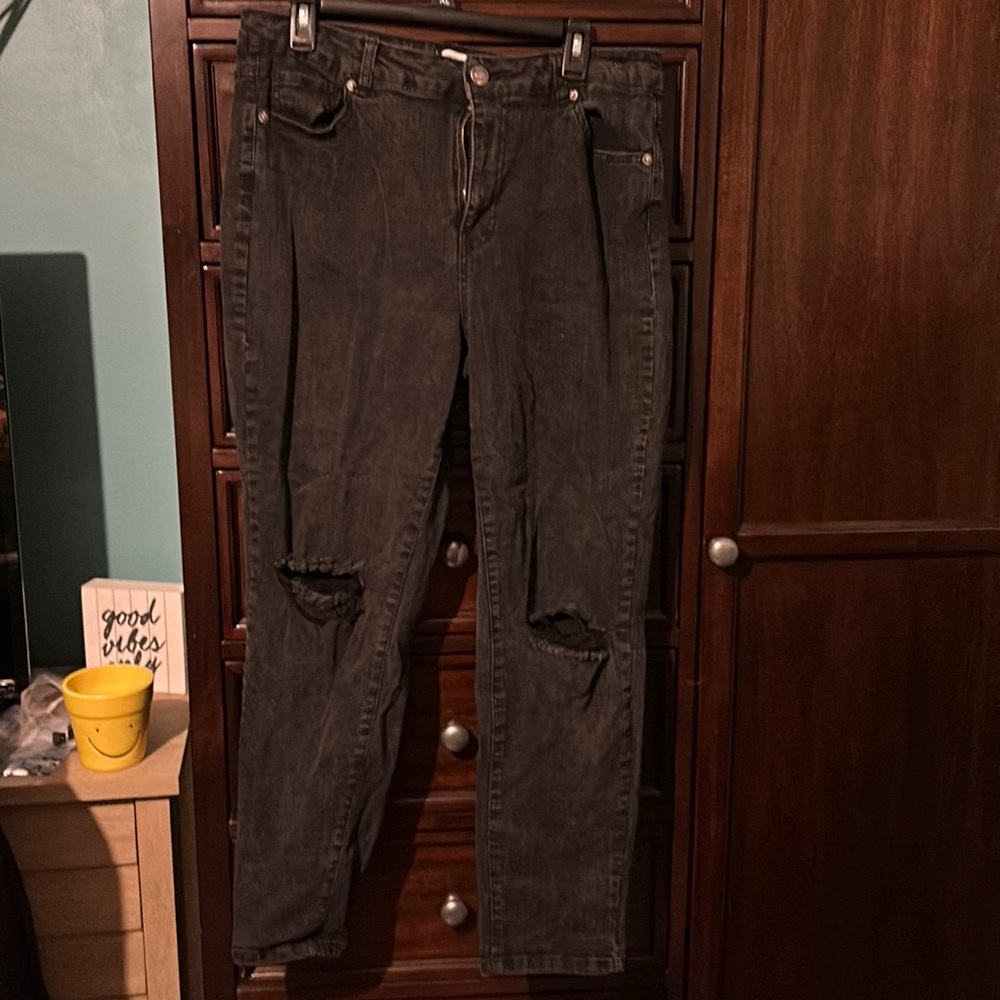 Forever 21  Plus Black Ripped Jeans